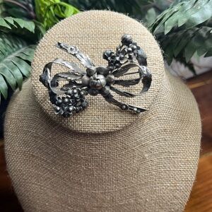 Elegant Sterling  Silver Bow Brooch. Signed Hobe. 1940s